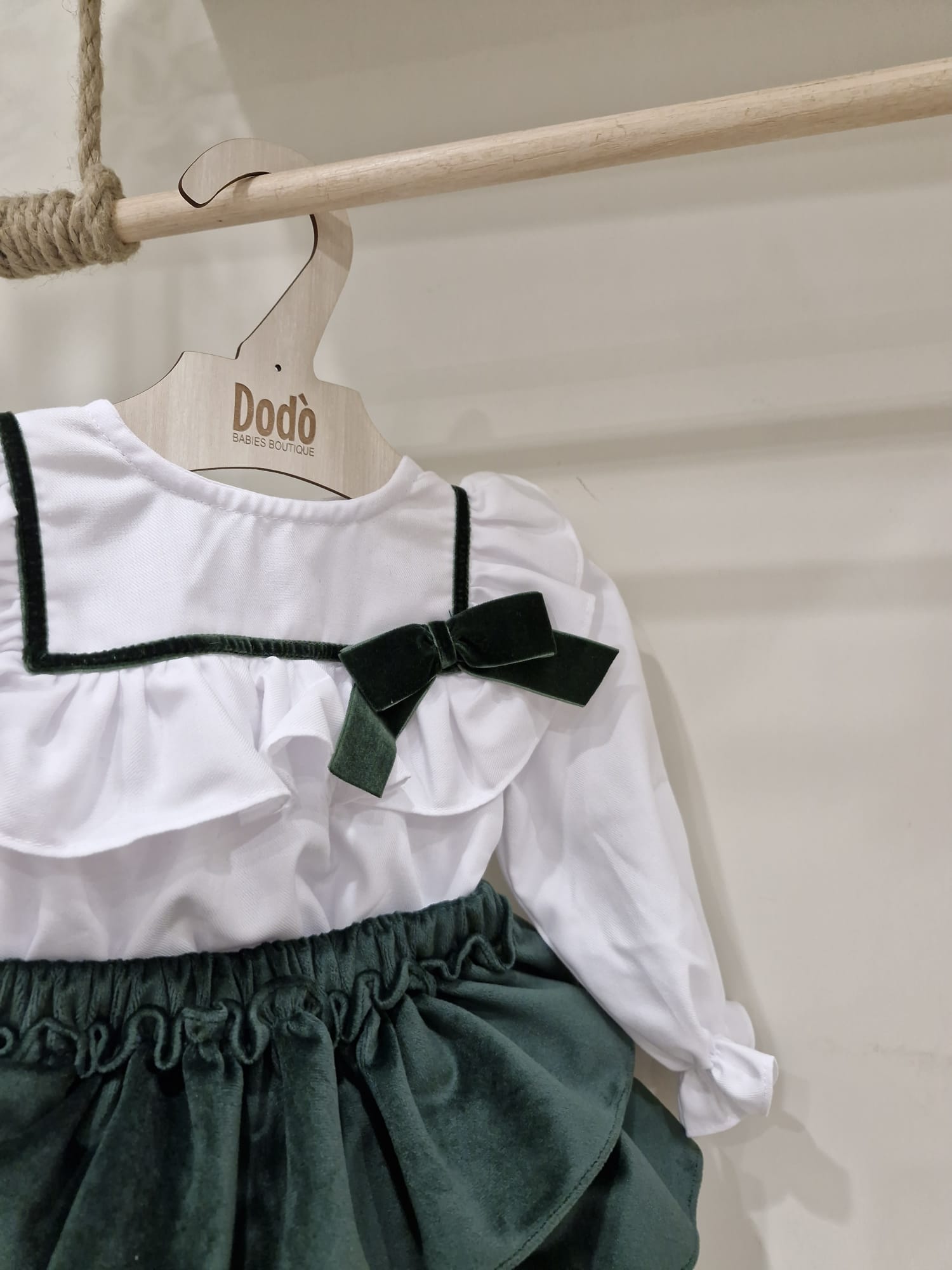 TWILL BLOUSE AND GREEN VELVET BLOOMERS