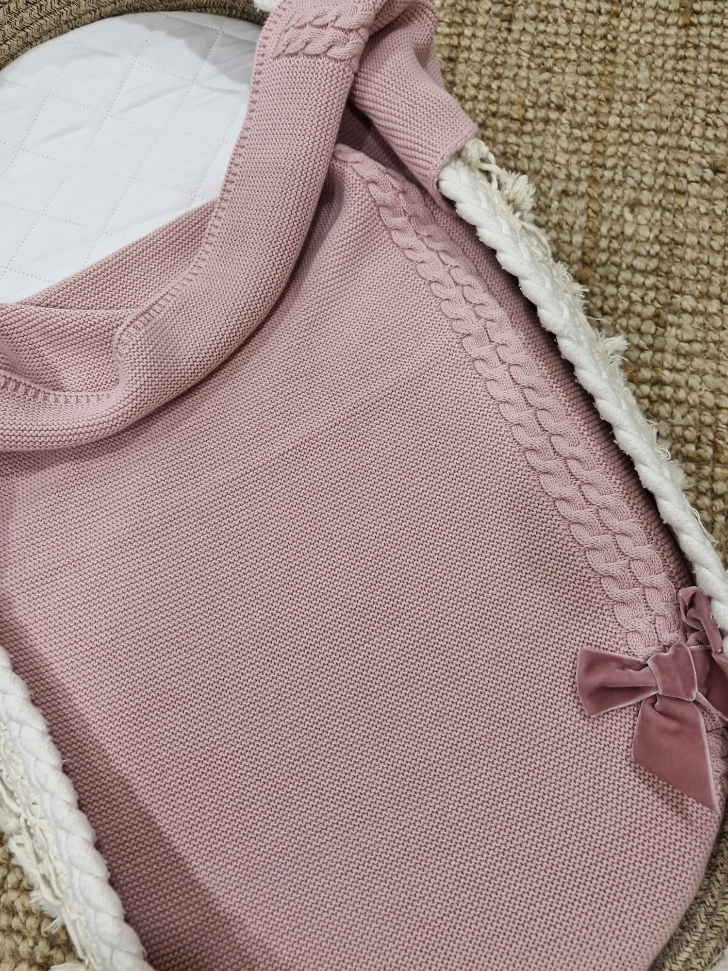 BRAIDED SHAWL WITH VELVET BOW PINK