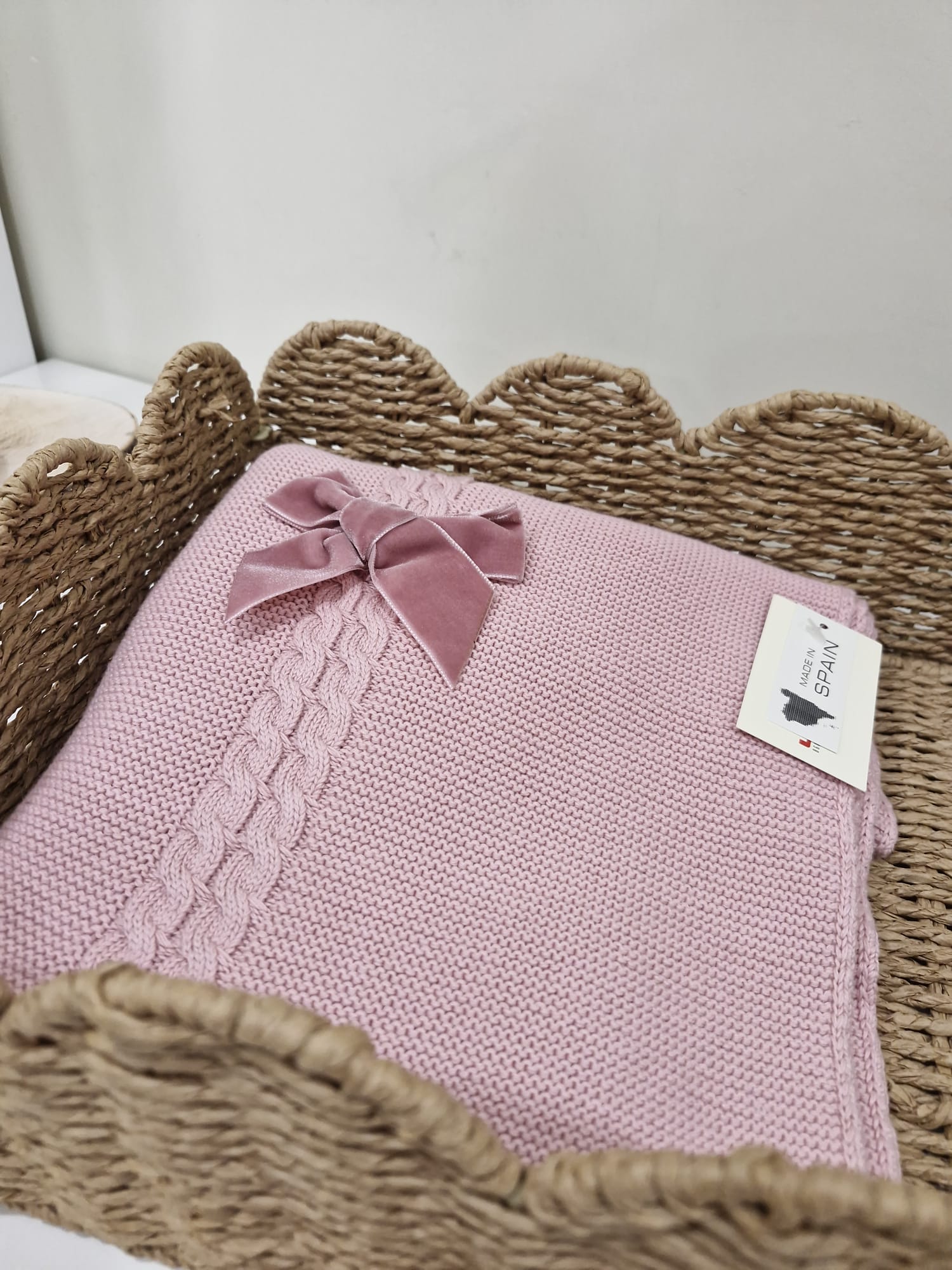 BRAIDED SHAWL WITH VELVET BOW PINK