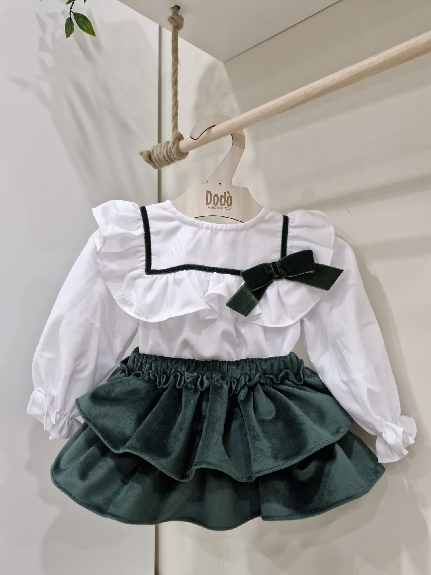 TWILL BLOUSE AND GREEN VELVET BLOOMERS